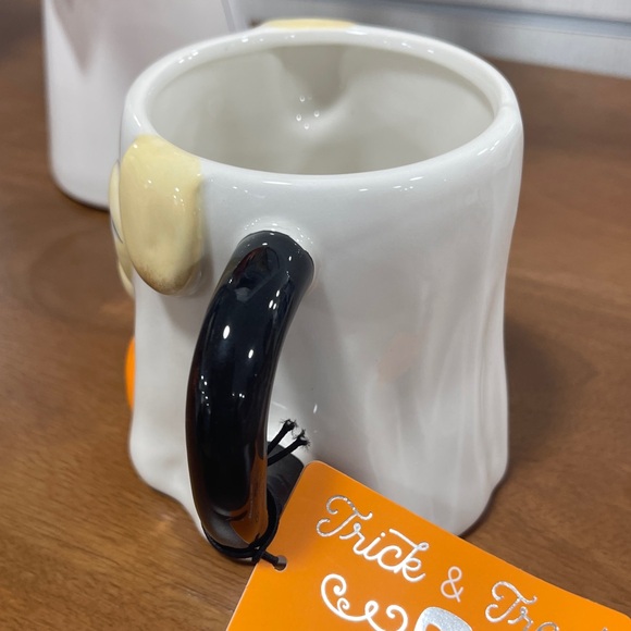 Halloween Ghost Dog Mug Trick or Treat Bag 🎃 Handpainted Ceramic Coffee Mug NWT - Picture 2 of 4